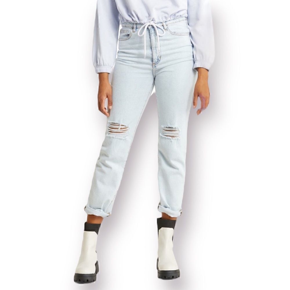 WeWoreWhat HighRise Curvy Crop Jeans Ripped Knees Distressed Super Light Wash 29